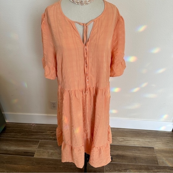 BloomChic Dresses & Skirts - BloomChic Dress with Tie and Button details - Size 22-24 - NWT